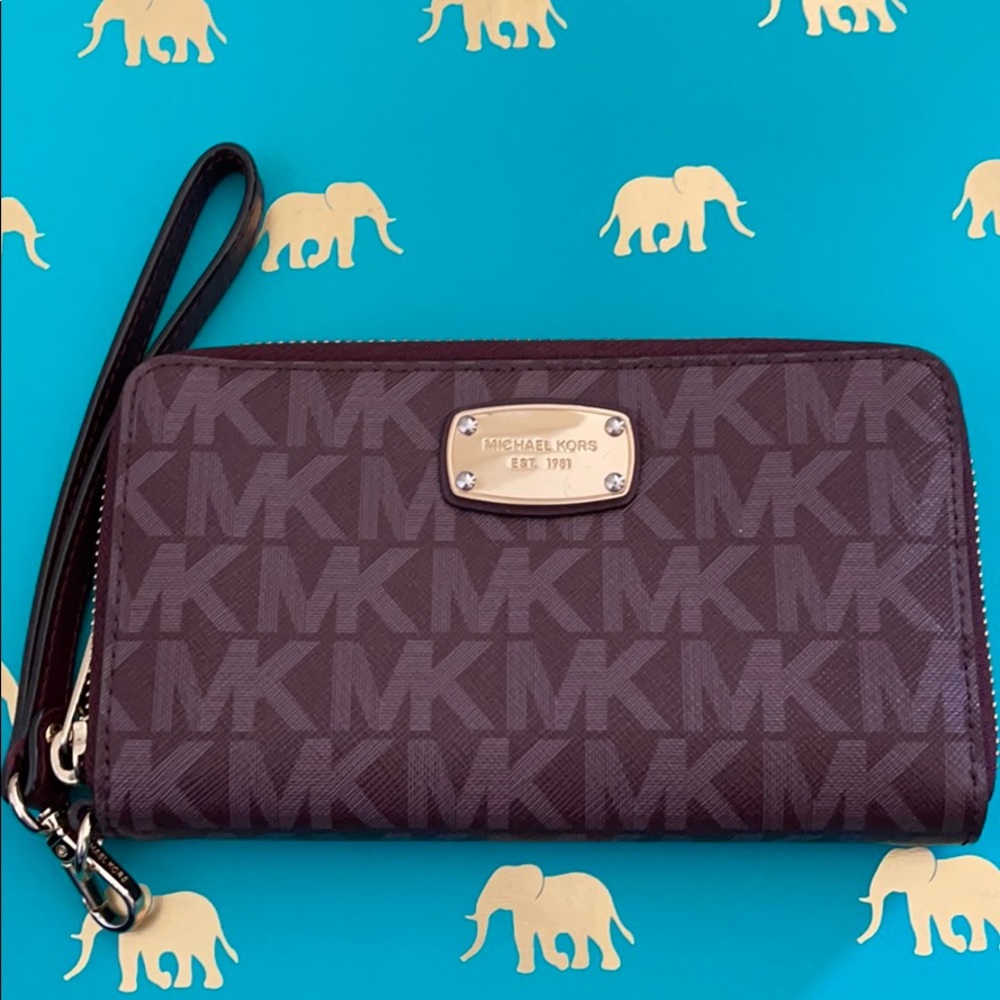 Michael Kors wristlet